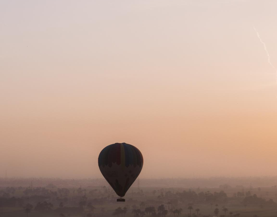 Hot airballoon over Valley of the Kings | Daymaker