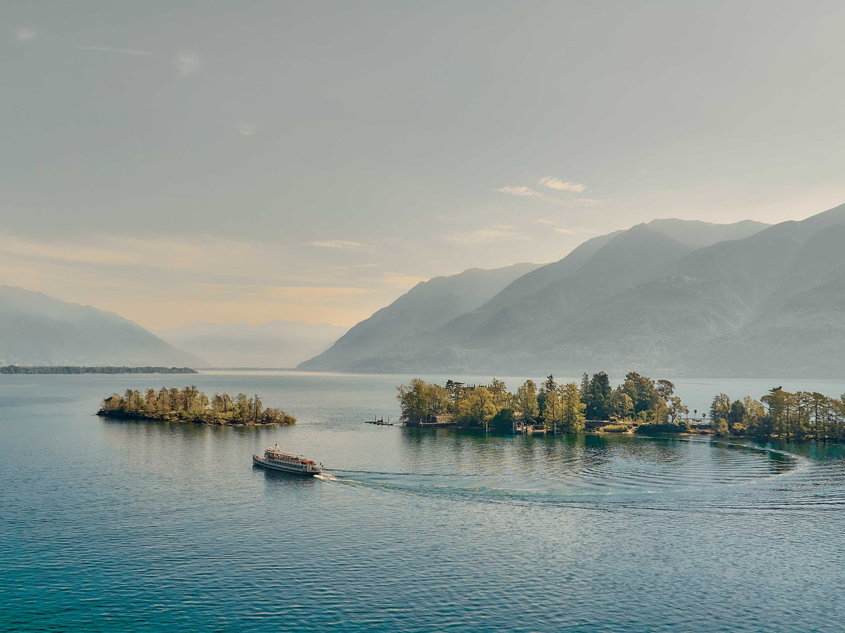 Swiss lakeside charm | Daymaker