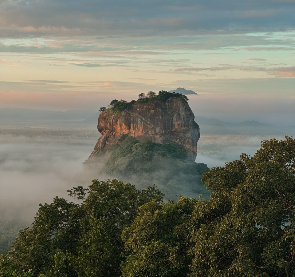 Epic sunrise adventure: hiking Pidurangala Rock | Daymaker