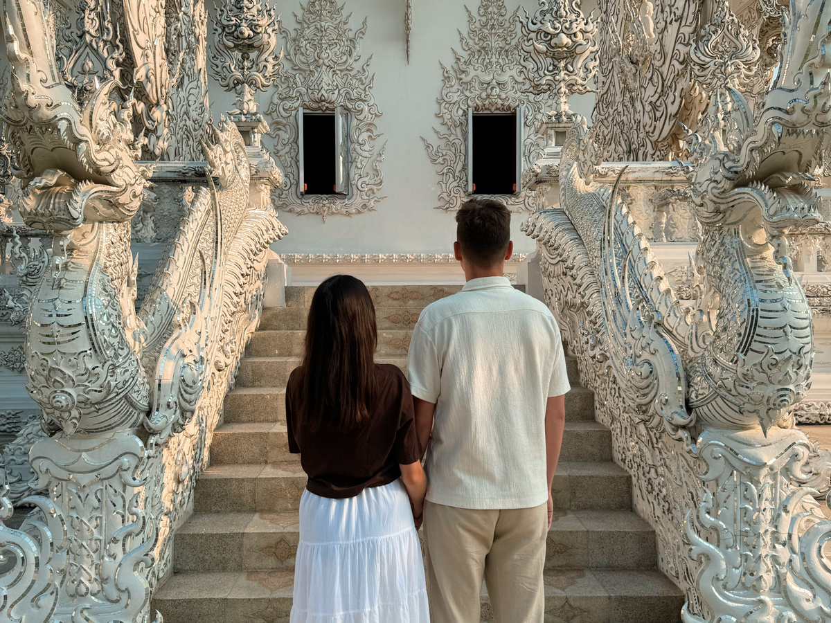 The prettiest temple of Thailand: Wat Rong Khun | Daymaker