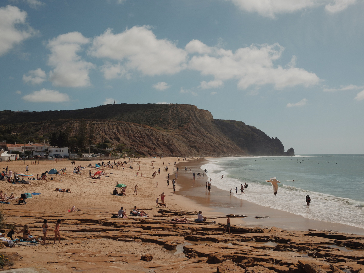 Beachday at Praia da Luz | Daymaker