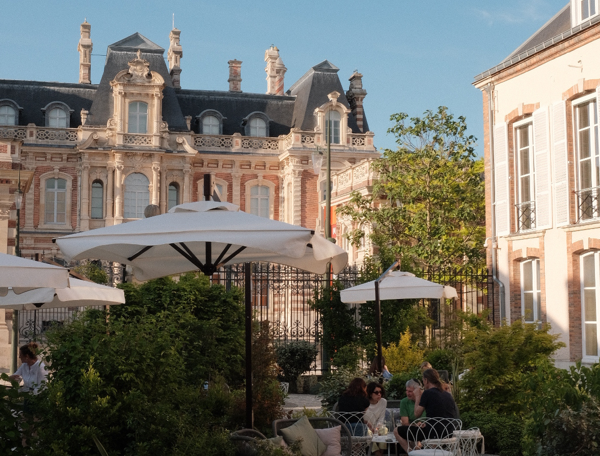 Unique champagne terrace in Epernay | Daymaker