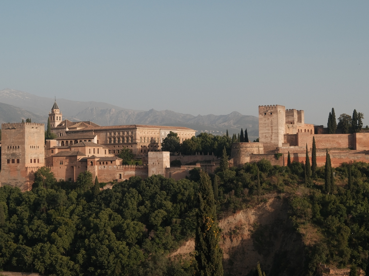 Discover the historic center of Granada | Daymaker