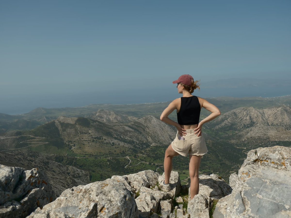 Hiking up Mt. Zas: the top of the Cyclades | Daymaker
