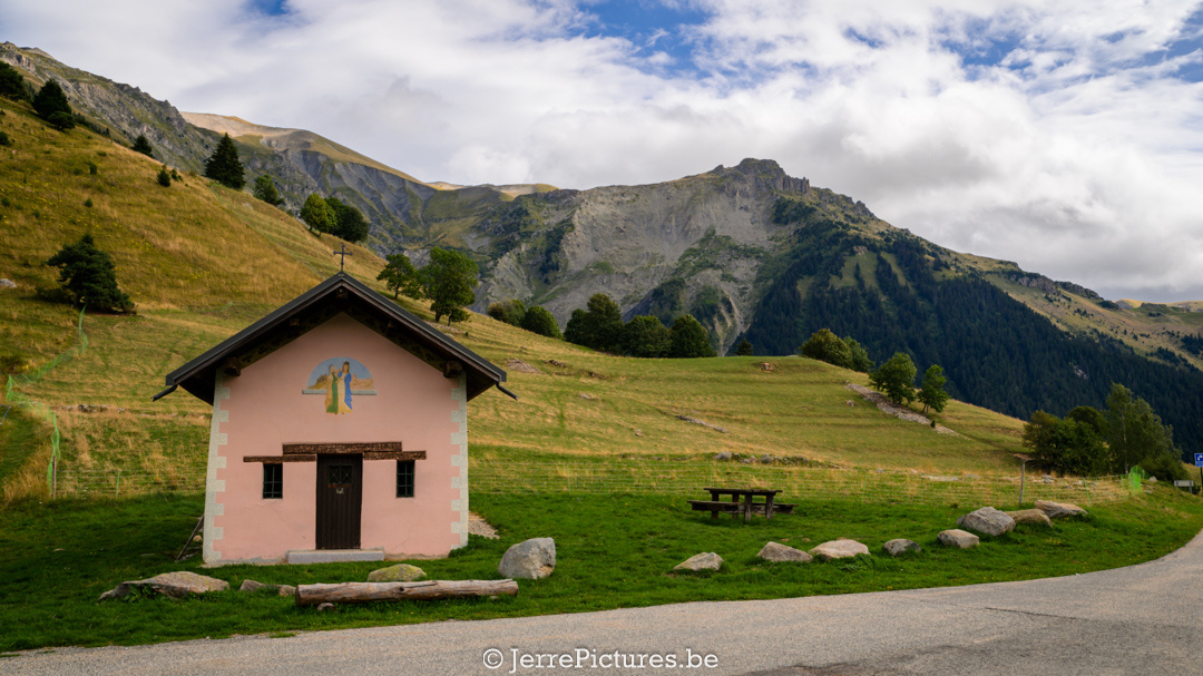 TAILORED FOR A SCENE FROM ‘HEIDI’ IN THE MOUNTAINS: COL DU CHAUSSY | Daymaker