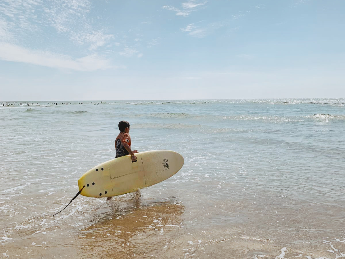 Let's learn how to surf in Contis-Plage 🏄‍♀️ | Daymaker