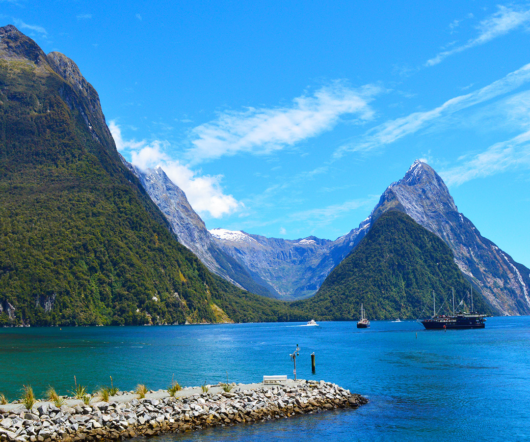 Milford Sound: cruise, track & tips | Daymaker