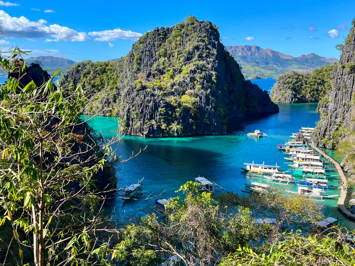 Island hopping in Coron, Palawan, Philippines | Daymaker