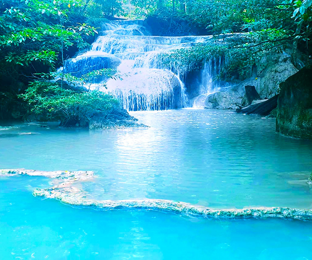 Kanchanaburi: Erawan watervallen + must-do's | Daymaker