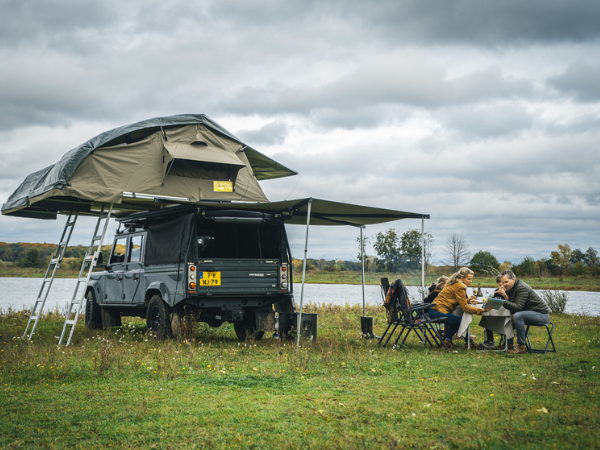Nederlands Limburg ontdekken met een Landrover Defender: Beleef de ultieme outdoor kampeer ervaring | Daymaker