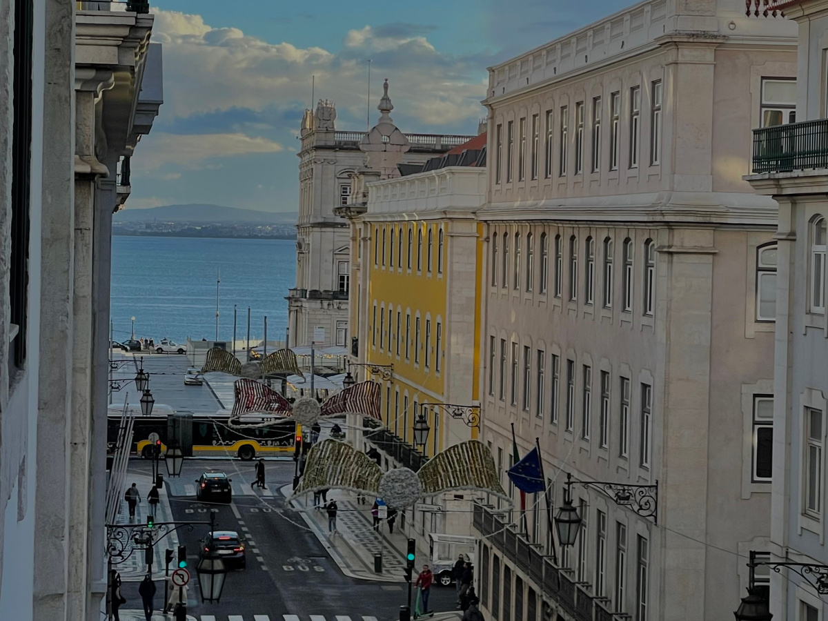 Charming Lisbon | Daymaker