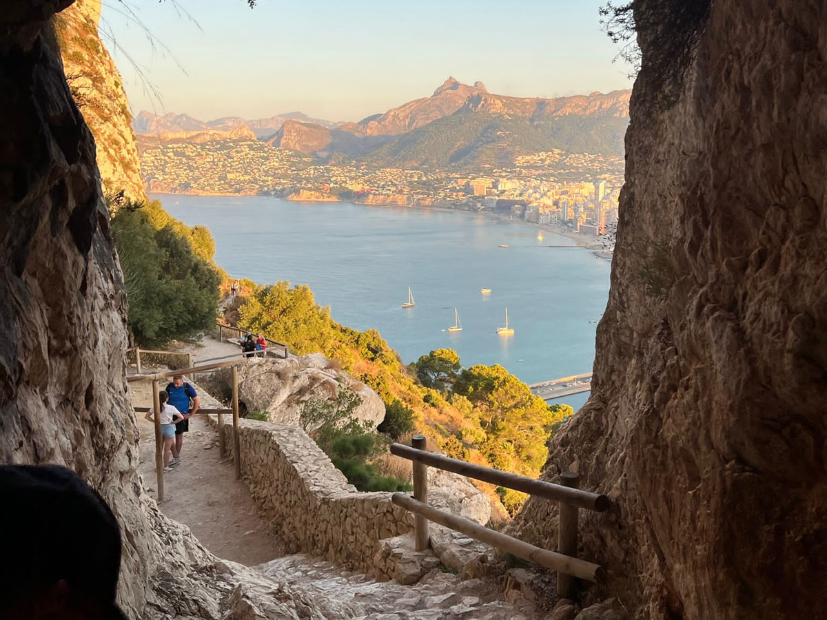 Sunrise hike on the Ifach 🌅 | Daymaker