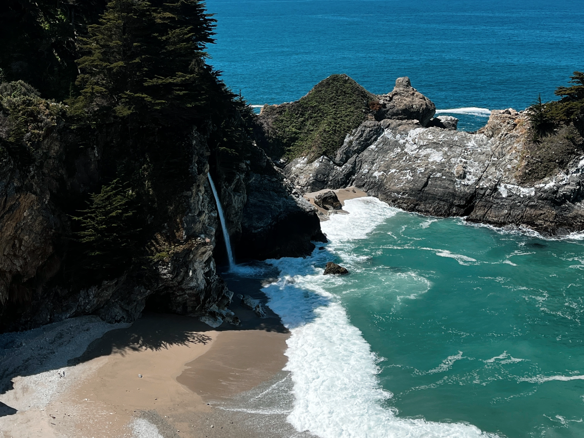 The beauty of the magnificent McWay Falls | Daymaker