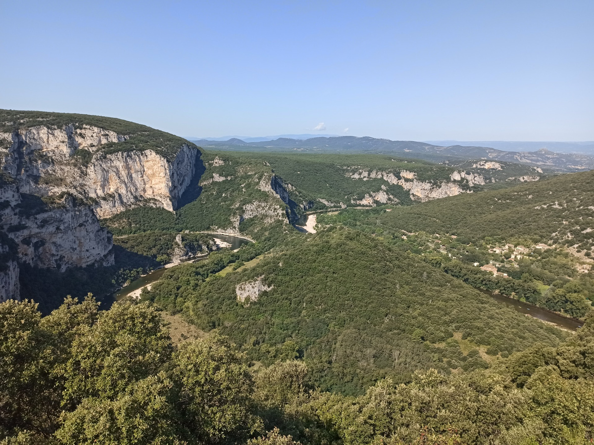 Biking, eating, wining in the South of France | Daymaker